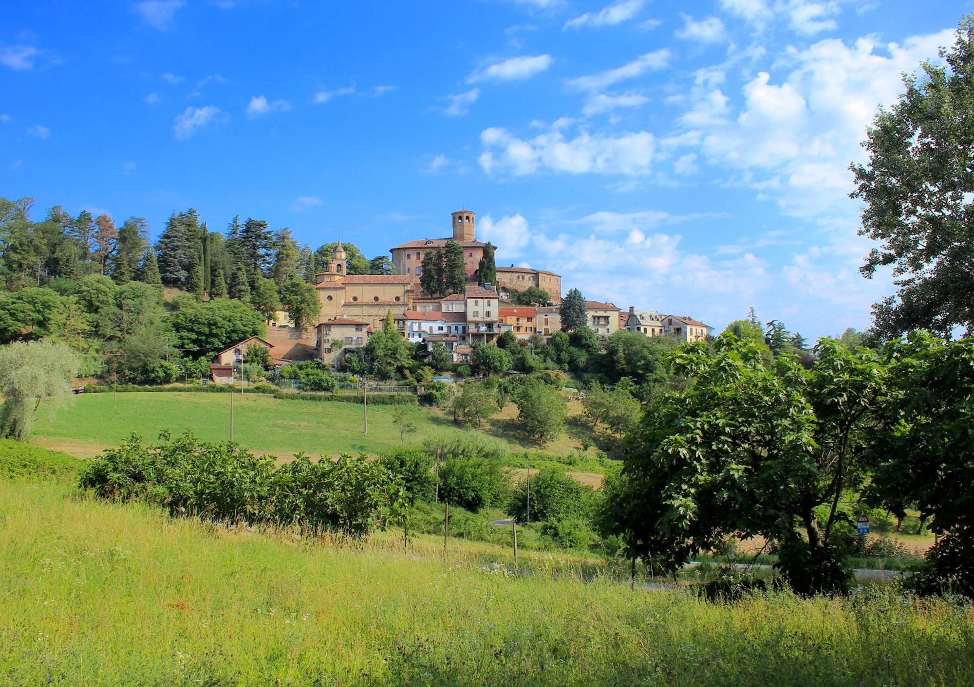 Amazing Langhe And Monferrato | House With Garden Villa Calamandrana Bagian luar foto